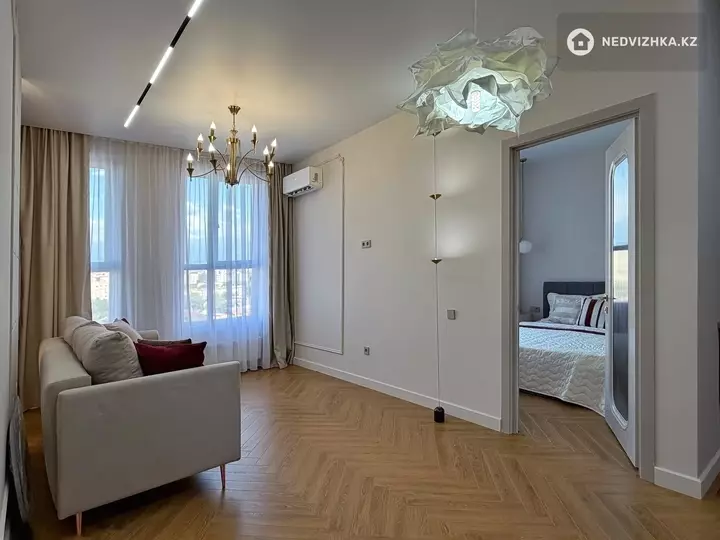 2-комнатная квартира, этаж 12 из 13, 44 м², фотография 3