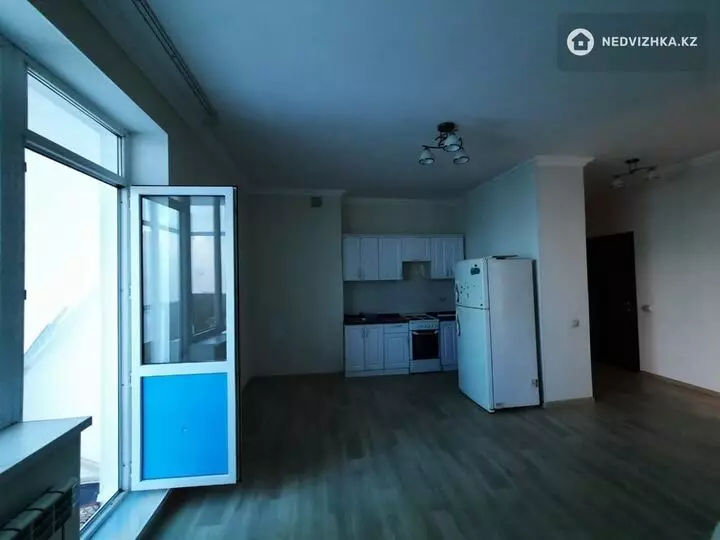 2-комнатная квартира, этаж 3 из 8, 52 м², На длительный срок, фотография 2