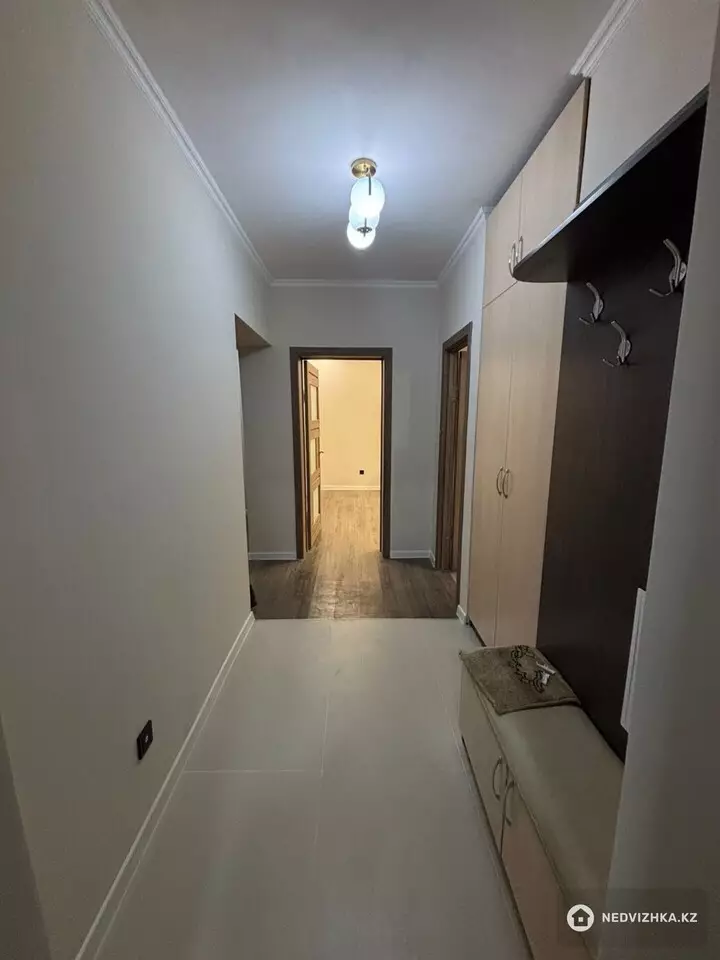 2-комнатная квартира, этаж 1 из 9, 67 м², фотография 5