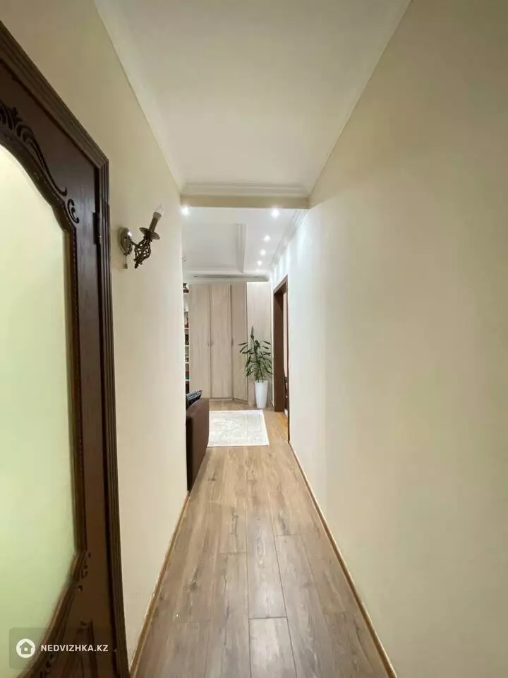 2-комнатная квартира, этаж 11 из 16, 69 м², фотография 2