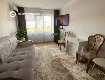 4-комнатная квартира, этаж 3 из 6, 90 м²