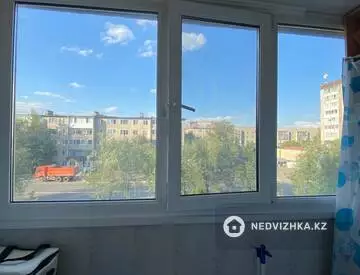 4-комнатная квартира, этаж 3 из 6, 90 м²