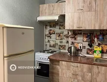 1-бөлмелі пәтер, қабат 10 барлық қабат саны 10, 30 м², Посуточно, 4-нобай