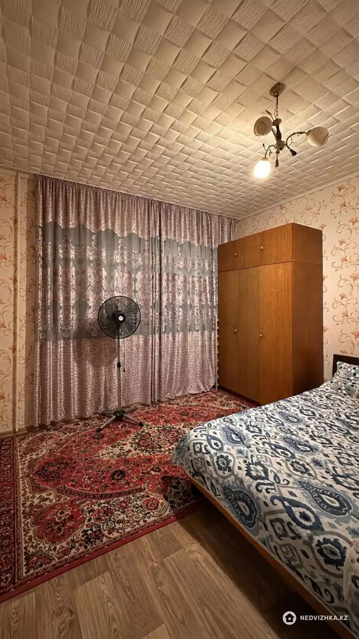 2-комнатная квартира, этаж 4 из 5, 53 м², фотография 2