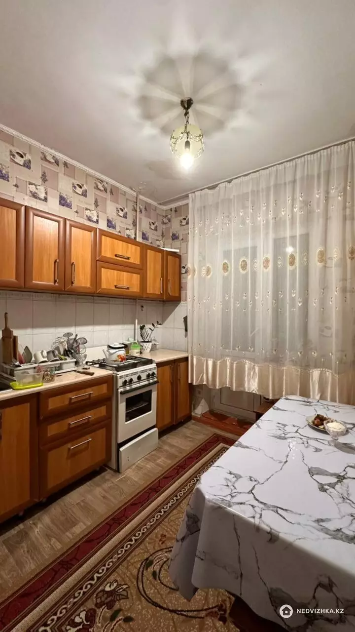2-комнатная квартира, этаж 4 из 5, 53 м², фотография 3