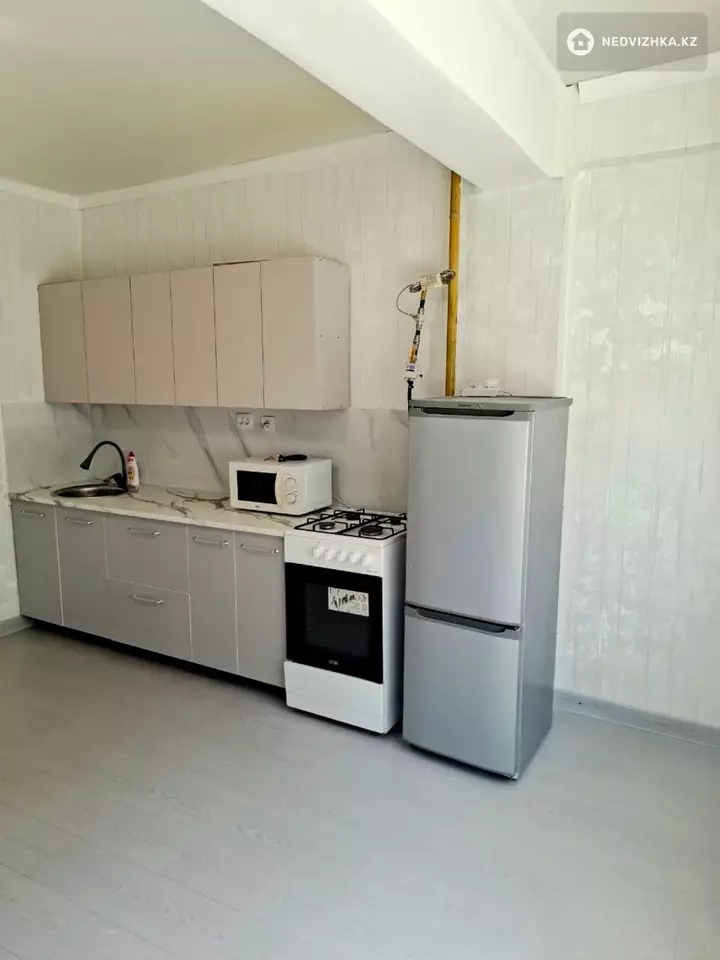 3-комнатная квартира, этаж 2 из 9, 51 м², фотография 4