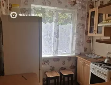 1-комнатная квартира, этаж 3 из 4, 37 м², На длительный срок