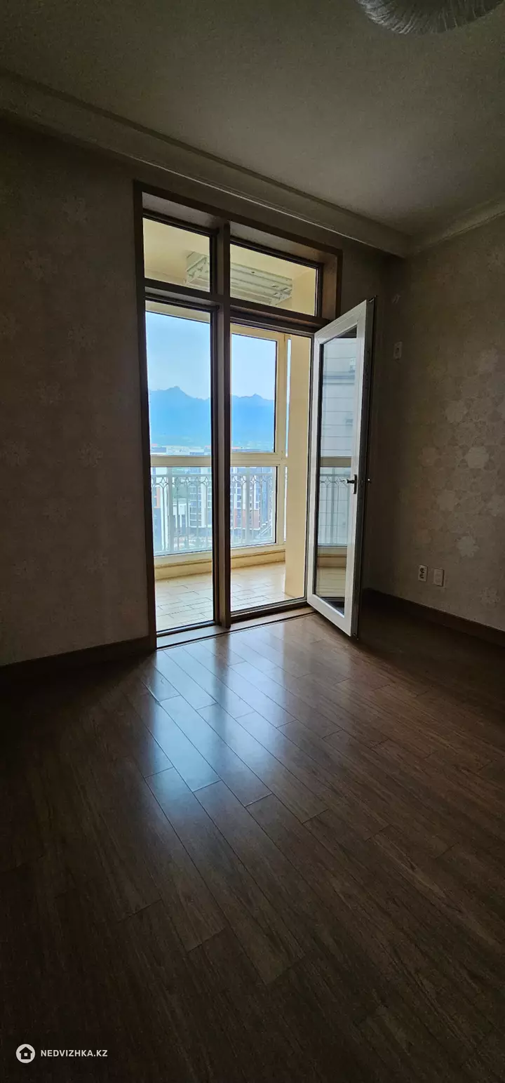 3-комнатная квартира, этаж 15 из 21, 110 м², фотография 4