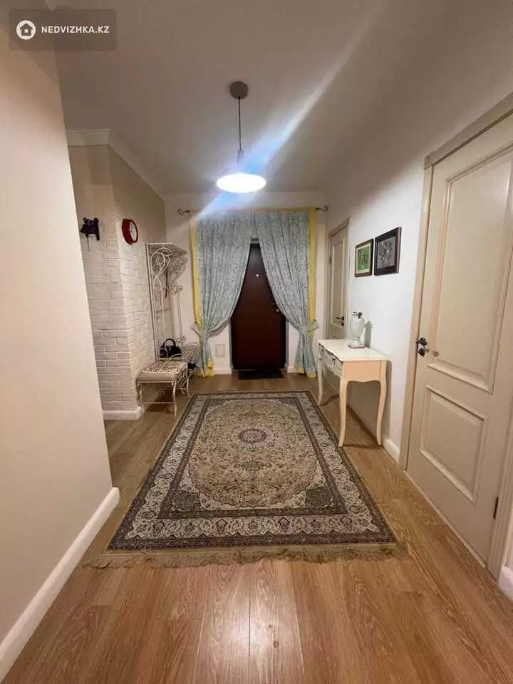 2-комнатная квартира, этаж 6 из 9, 69 м², фотография 3