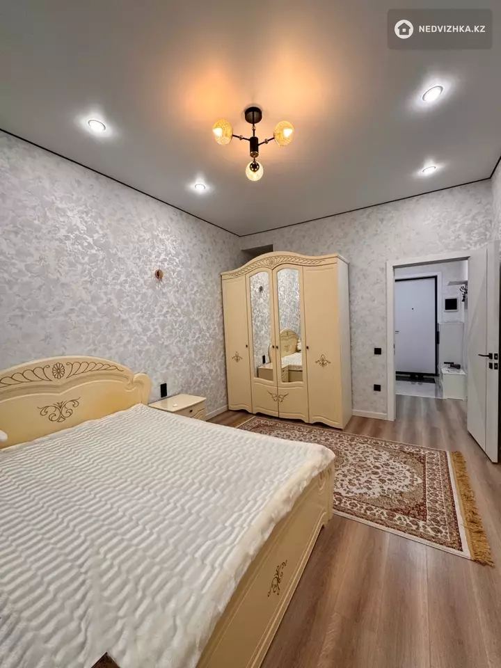 2-комнатная квартира, этаж 14 из 20, 42 м², фотография 3