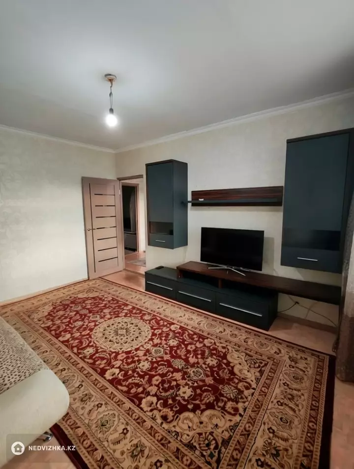 2-комнатная квартира, этаж 3 из 5, 42 м², фотография 2