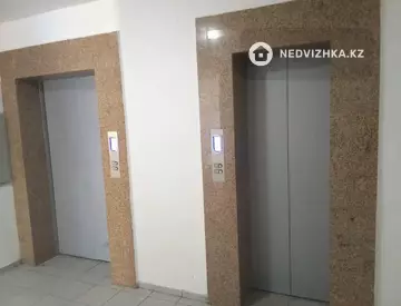3-комнатная квартира, этаж 9 из 11, 57 м², миниатюра 2