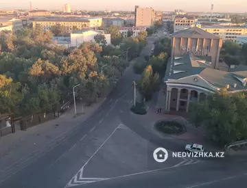 4-комнатная квартира, этаж 9 из 9, 72 м², На длительный срок