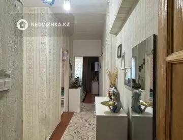 3-комнатная квартира, этаж 1 из 4, 60 м²