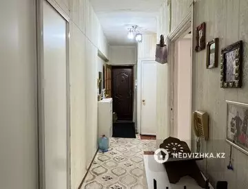 3-комнатная квартира, этаж 1 из 4, 60 м²