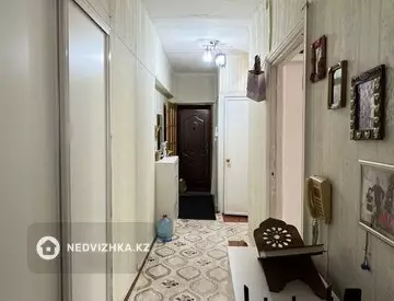 3-комнатная квартира, этаж 1 из 4, 60 м²