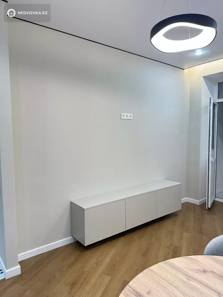 2-комнатная квартира, этаж 4 из 5, 32 м², фотография 5