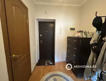 1-комнатная квартира, этаж 4 из 5, 38 м², миниатюра 2