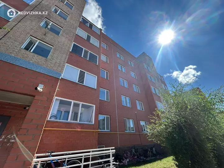 1-комнатная квартира, этаж 4 из 5, 38 м²