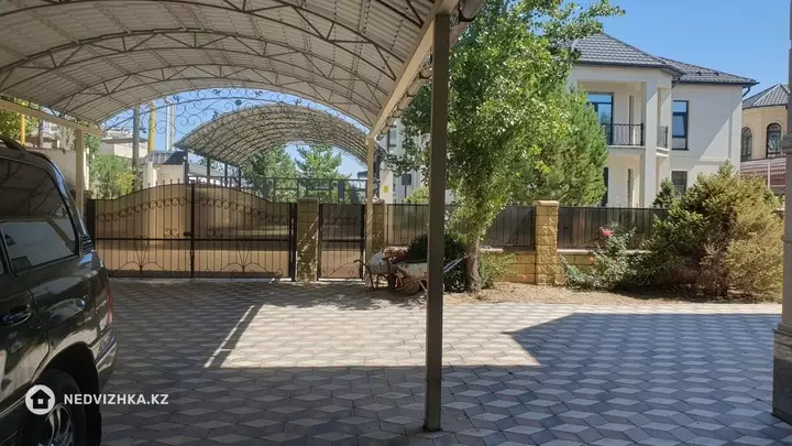 8-комнатный дом, 12 соток, 352 м², фотография 2