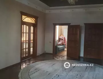 8-бөлмелі үй, 12 соттық, 352 м², 12-нобай