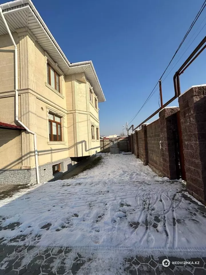 5-комнатный дом, 10 соток, 351 м²