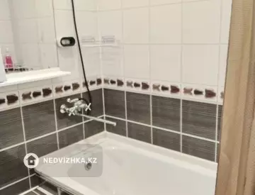 1-комнатная квартира, этаж 1 из 5, 32 м², Посуточно, миниатюра 9
