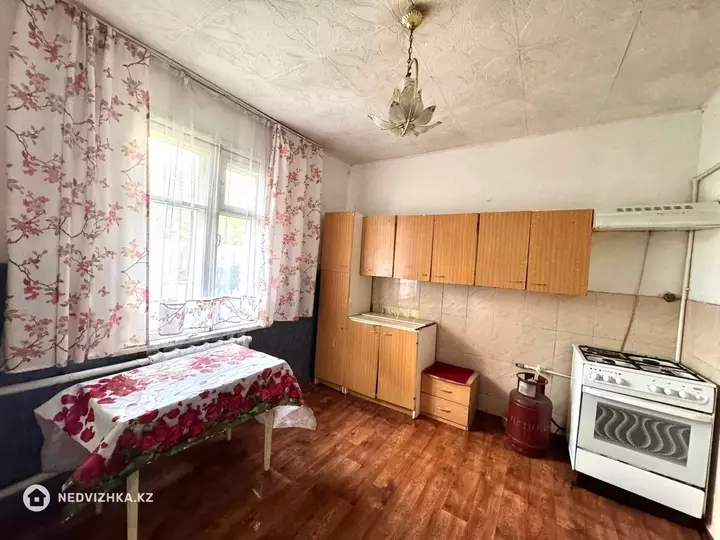 3-комнатная квартира, этаж 1 из 2, 58 м², фотография 2