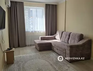 1-комнатная квартира, этаж 10 из 22, 40 м², миниатюра 1