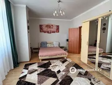 2-бөлмелі пәтер, қабат 10 барлық қабат саны 11, 85 м², 10-нобай