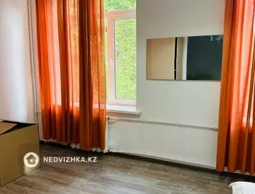 3-комнатная квартира, этаж 3 из 4, 76 м², миниатюра 3