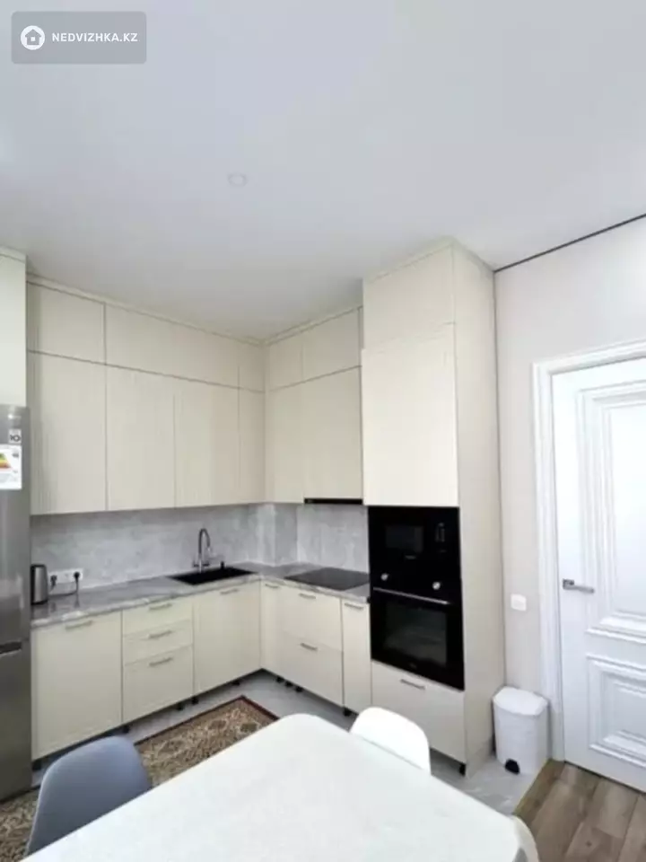 2-комнатная квартира, этаж 3 из 8, 72 м², фотография 4