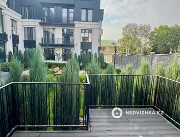 3-комнатная квартира, этаж 1 из 3, 85 м², миниатюра 12