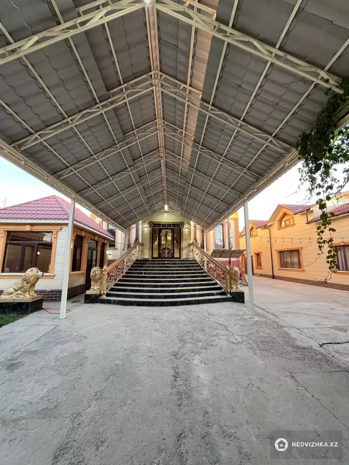 9-комнатный дом, 10 соток, 660 м², фотография 3