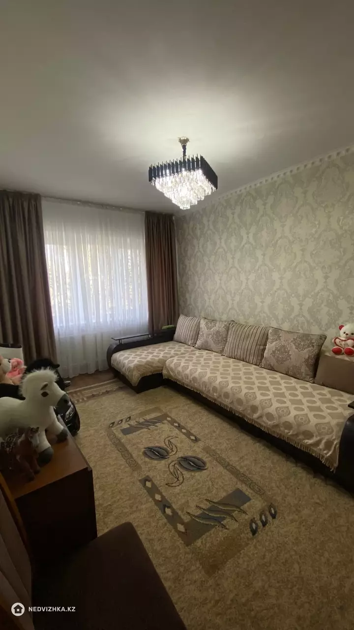 3-комнатная квартира, этаж 3 из 4, 57 м², фотография 2