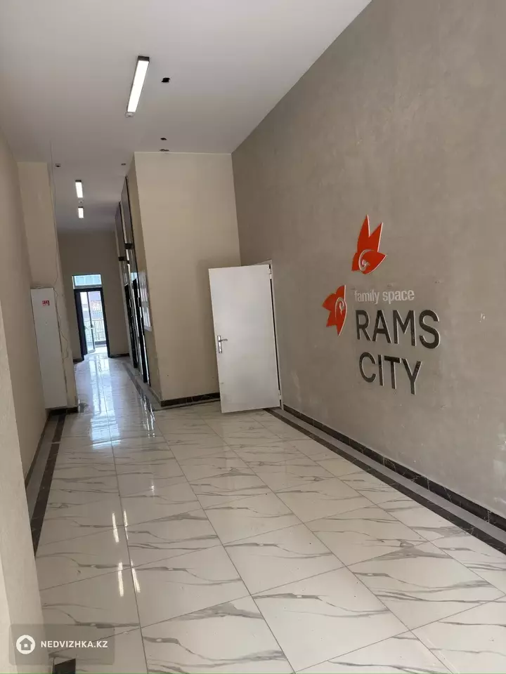 1-комнатная квартира, этаж 10 из 16, 34 м², фотография 2