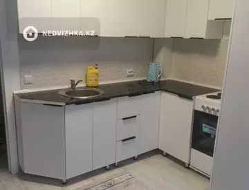 3-комнатная квартира, этаж 8 из 10, 74 м², На длительный срок
