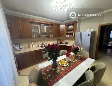 2-комнатная квартира, этаж 12 из 15, 68 м², На длительный срок