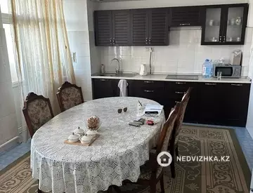3-комнатная квартира, этаж 4 из 12, 108 м²