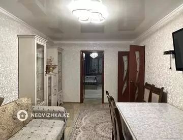 3-комнатная квартира, этаж 4 из 5, 62 м², миниатюра 2