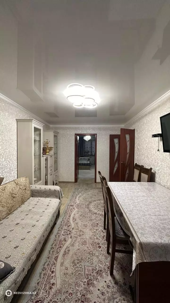 3-комнатная квартира, этаж 4 из 5, 62 м², фотография 2