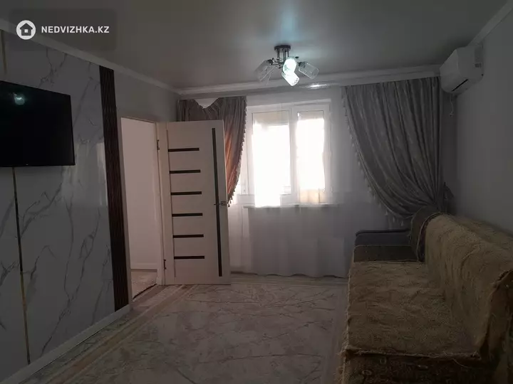 3-комнатная квартира, этаж 4 из 4, 60 м², фотография 2