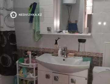 3-комнатная квартира, этаж 4 из 4, 60 м²