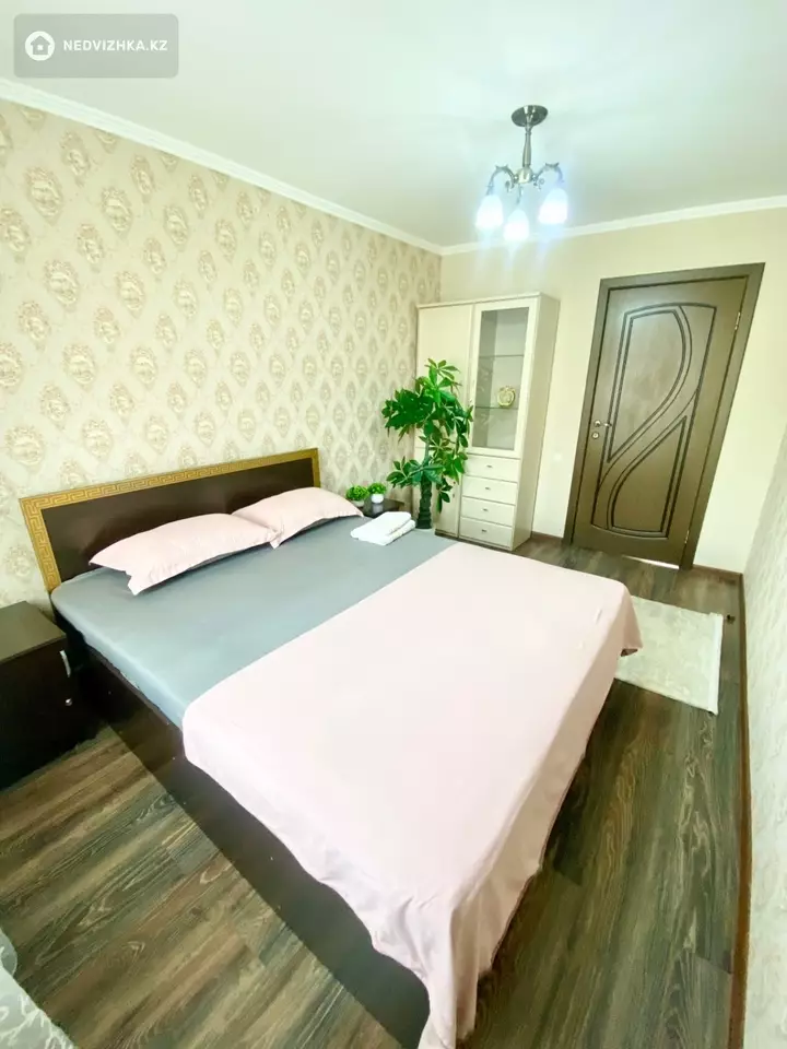 3-комнатная квартира, этаж 4 из 4, 68 м², Посуточно, фотография 4