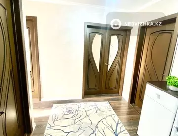 3-комнатная квартира, этаж 4 из 4, 68 м², Посуточно, миниатюра 9