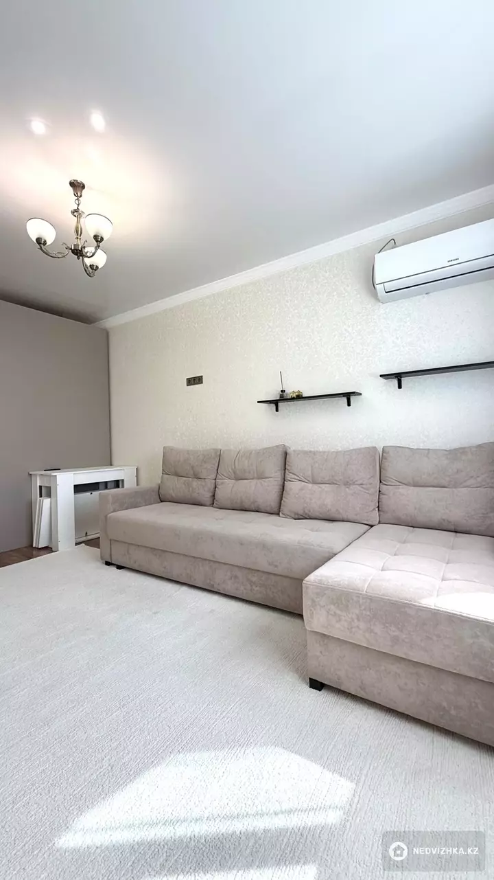 2-комнатная квартира, этаж 2 из 12, 50 м², фотография 3