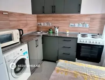 2-комнатная квартира, этаж 3 из 4, 47 м², Посуточно
