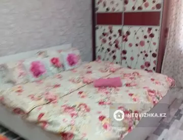 1-комнатная квартира, этаж 2 из 3, 45 м², Посуточно, миниатюра 1