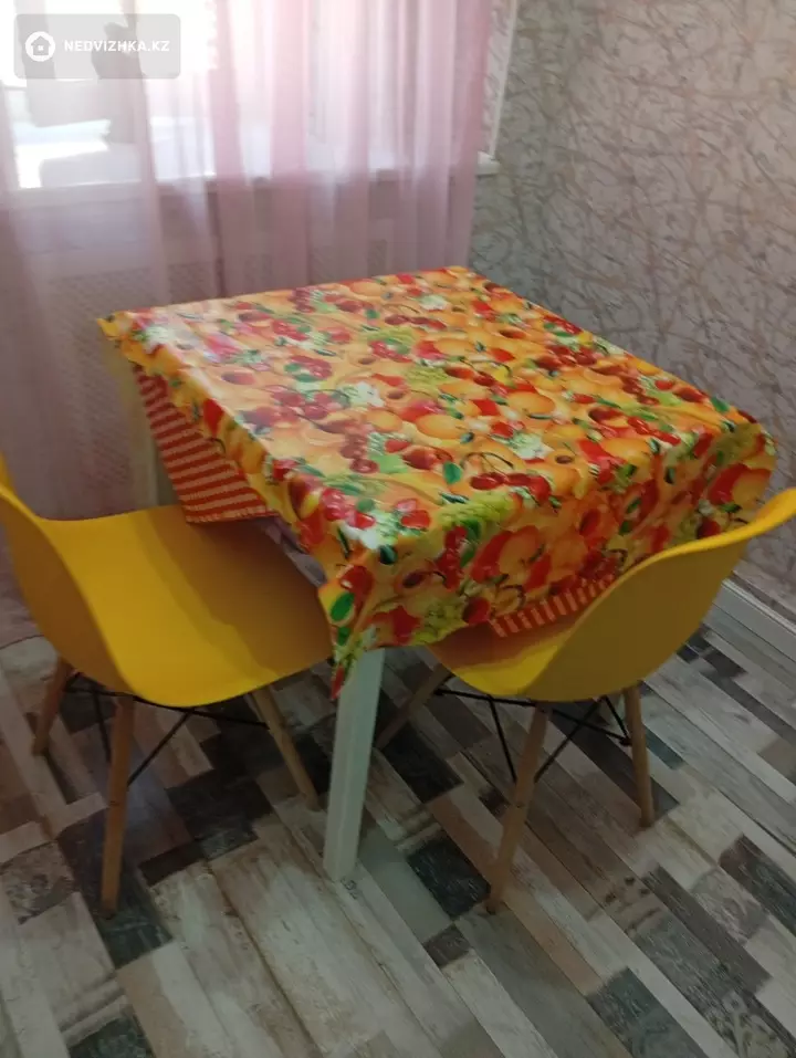 1-комнатная квартира, этаж 2 из 3, 45 м², Посуточно, фотография 3