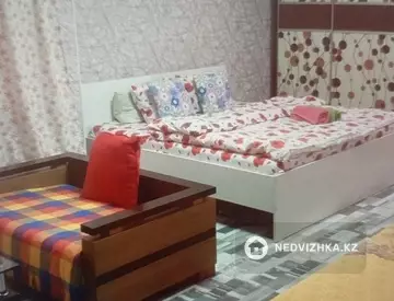 1-комнатная квартира, этаж 2 из 3, 45 м², Посуточно, миниатюра 5